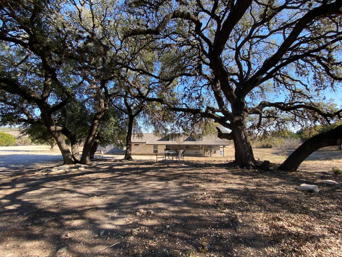 Texas Hill Country Ranch House - Great Views - Near Hidden Falls Park Smithwick Eksteriør bilde